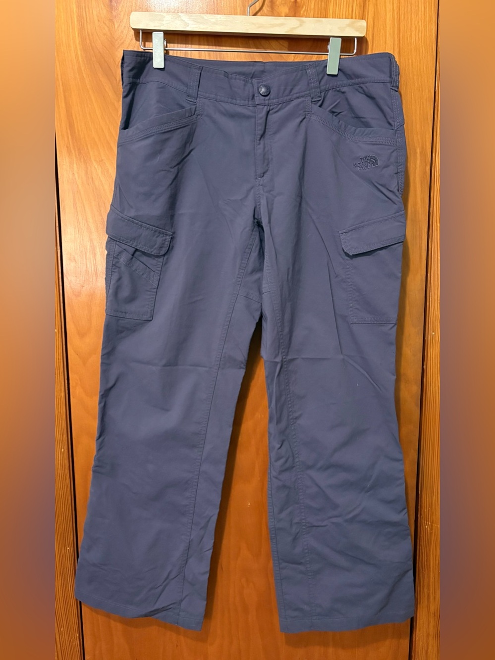 The North Face Women’s Hiking Cargo Pocket Pants in Plum Purple Roll-leg Size 10